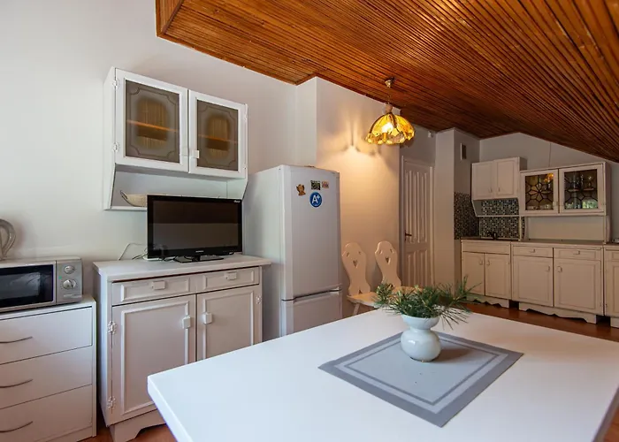 Birutes בית הארחה