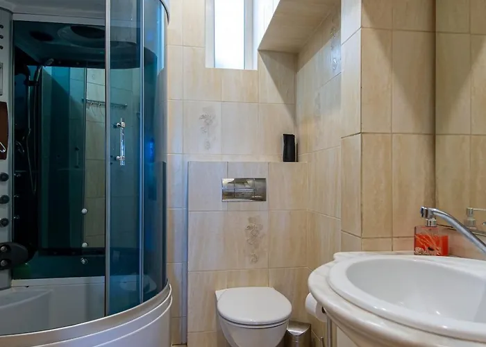 Birutes בית הארחה