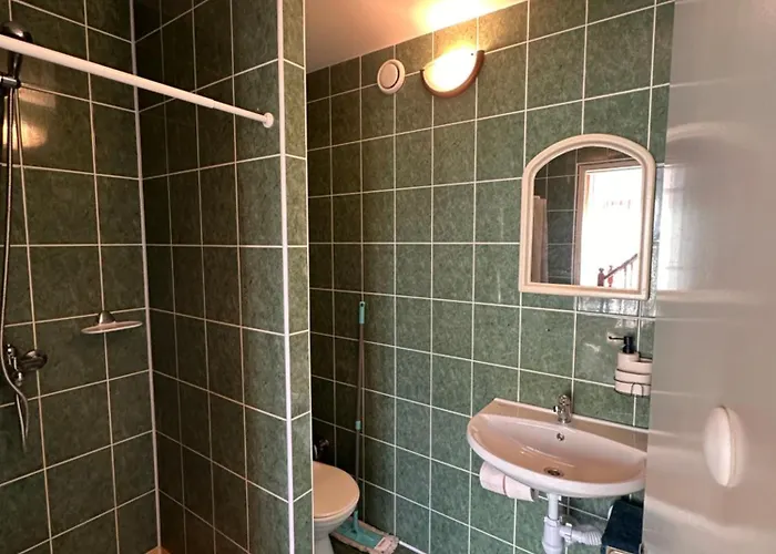 Birutes בית הארחה